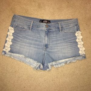 Hollister Short-Short High Rise Denim Shorts